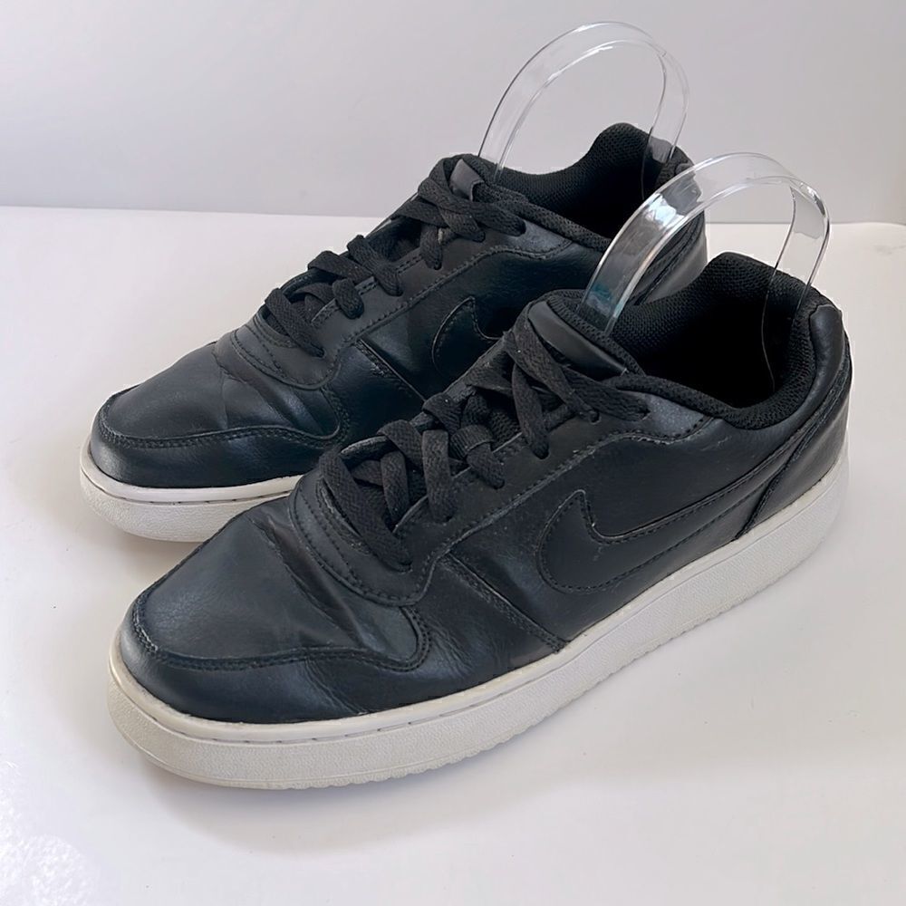 Womens NIKE Ebernon Low Sneakers Size 9